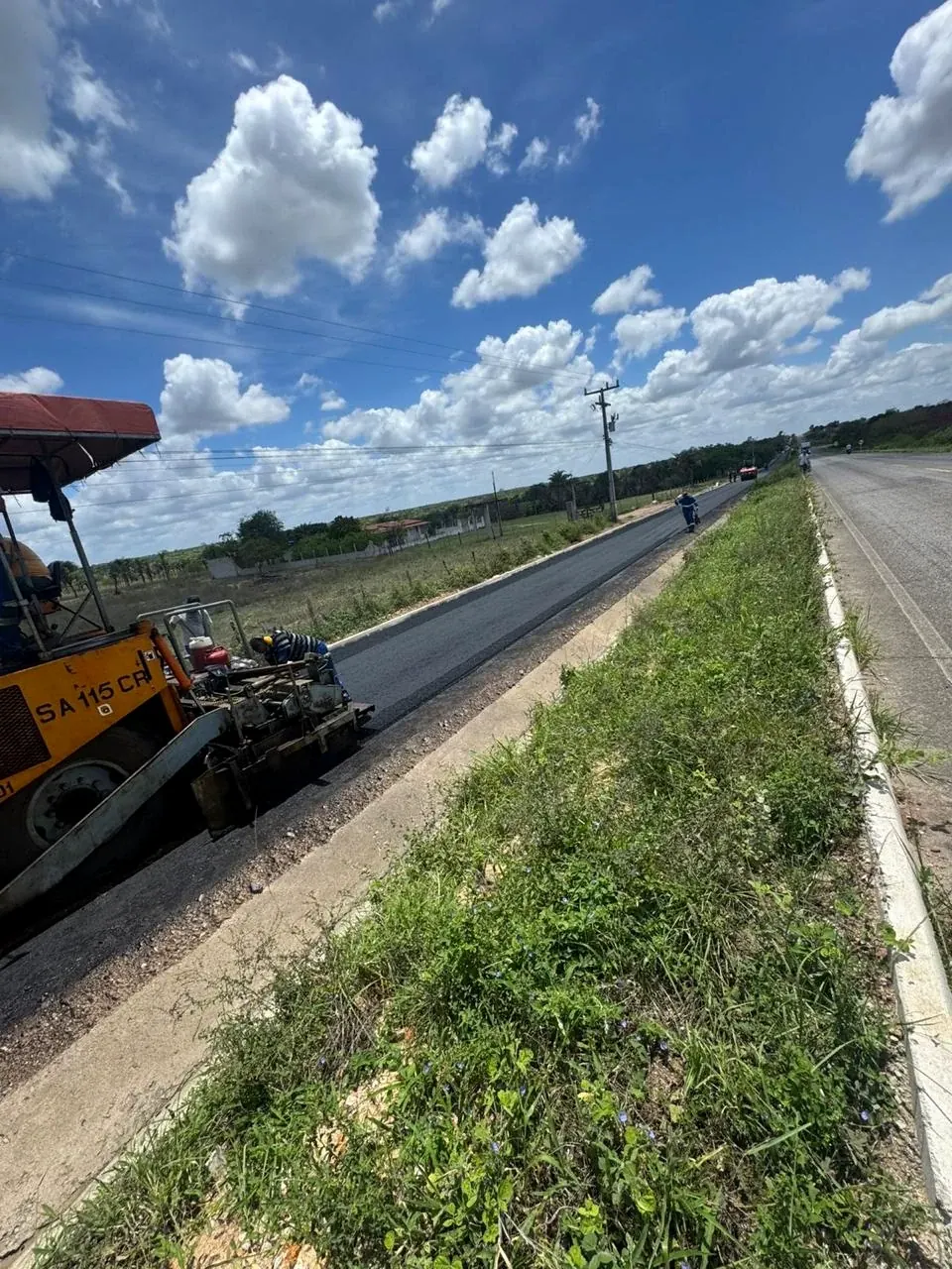 Pavimentação rodoviária executada pela PROJETAJ